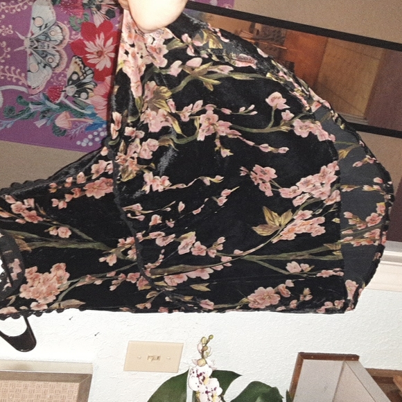 Gorgeous cherry blossom burno out velvet boho womens top size M 😍🌸😁 - Picture 3 of 6